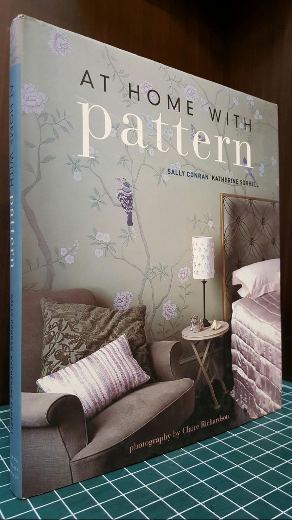 At Home With Pattern(번역:무늬가있는 집에서) Hardcover  – Import, 2006 <미사용 최상급>