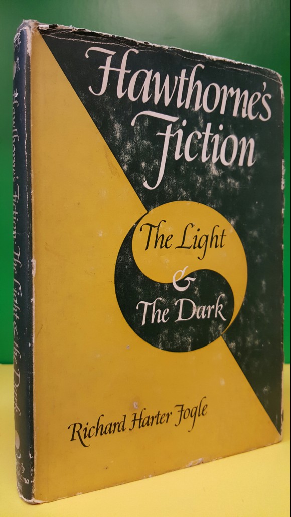 Hawthorne's Fiction The Light and the Dark 1952<호손의 소설 빛과 어둠>